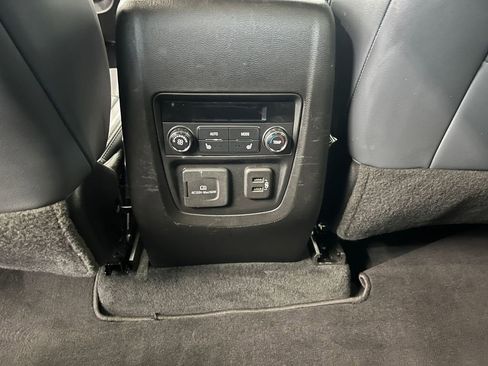 Used 2022 Buick Enclave Premium image 29