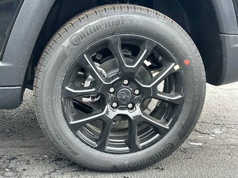 New 2026 Jeep Compass Latitude image 26