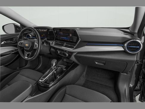 Used 2025 Chevrolet Trax LT FWD image 18