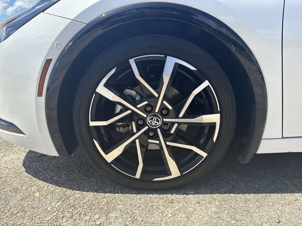Used 2024 Toyota Prius Prime Premium w/ Advanced Technology Package FWD image 12