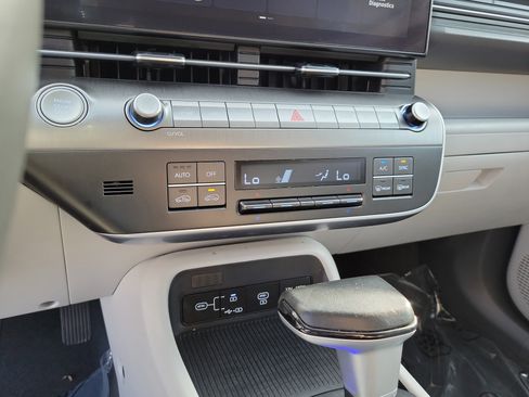 Used 2024 Hyundai Kona SEL FWD image 20
