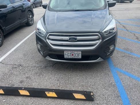 Used 2019 Ford Escape SEL image 3