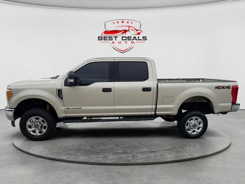 Used 2017 Ford F250 XLT AWD/4WD image 2