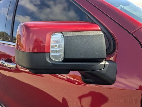 Used 2021 Chevrolet Silverado 1500 High Country w/ Technology Package image 12