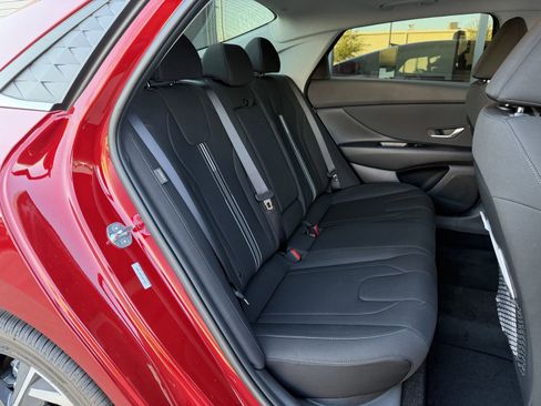 New 2025 Hyundai Elantra SEL FWD image 27