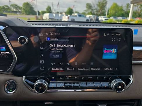 New 2026 GMC Canyon Denali w/ LPO, Denali Black Edition AWD/4WD image 13