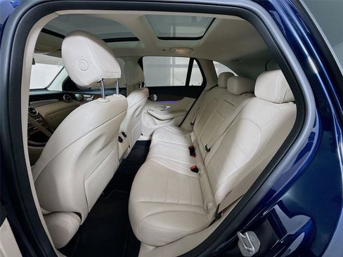 Used 2020 Mercedes-Benz GLC 300 4MATIC image 18