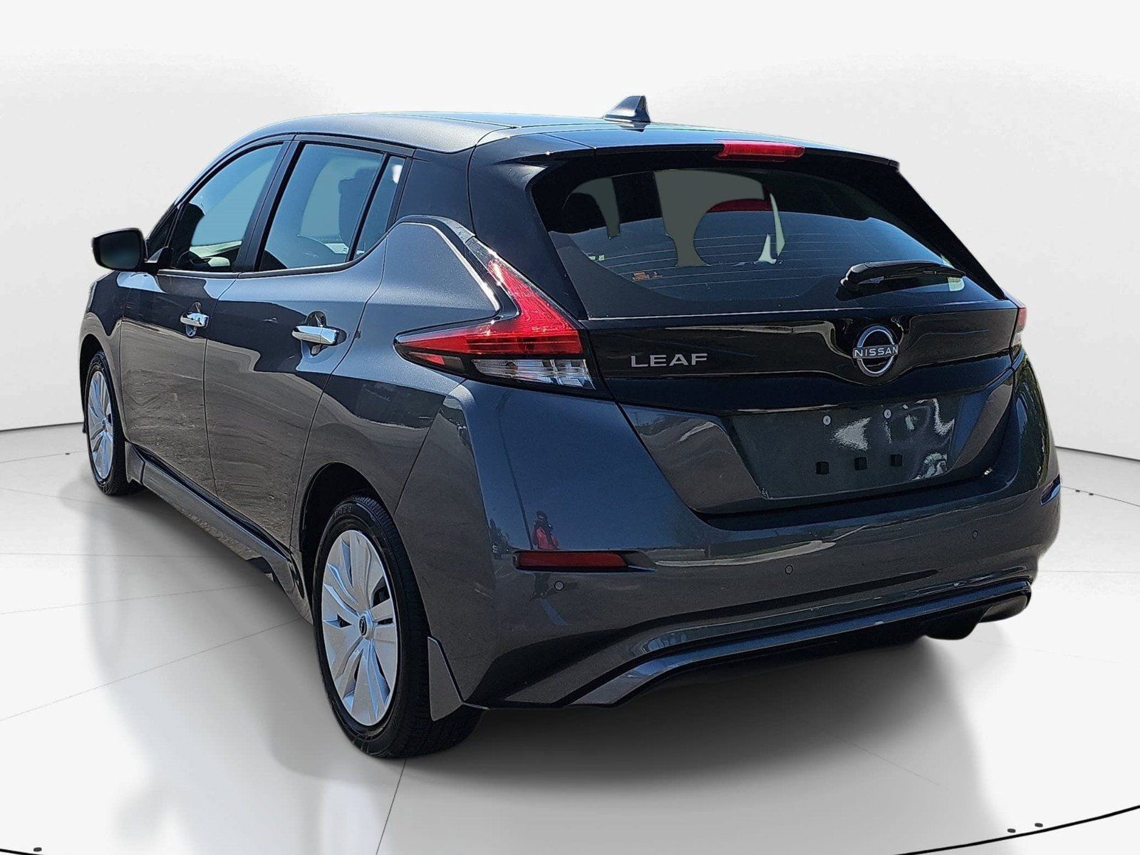 Used 2025 Nissan Leaf S FWD image 6
