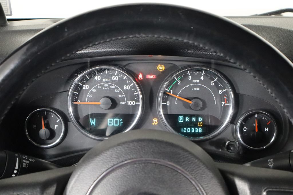 Used 2014 Jeep Wrangler Unlimited Sport w/ Connectivity Group AWD/4WD image 11