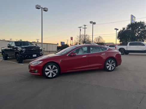 Used 2021 Tesla Model S Performance image 4