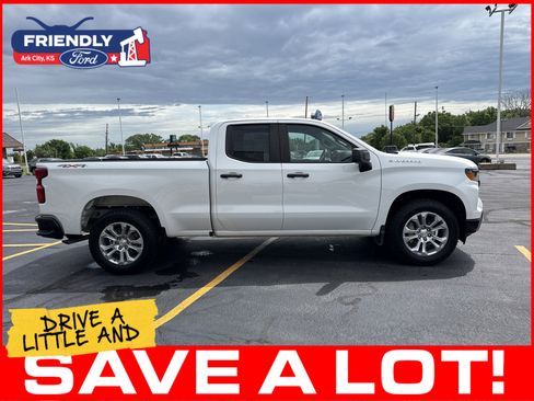 Used 2022 Chevrolet Silverado 1500 W/T w/ WT Value Package AWD/4WD image 4