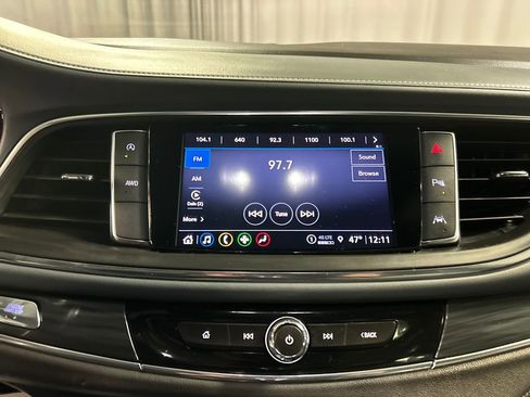Used 2024 Buick Enclave Essence image 17