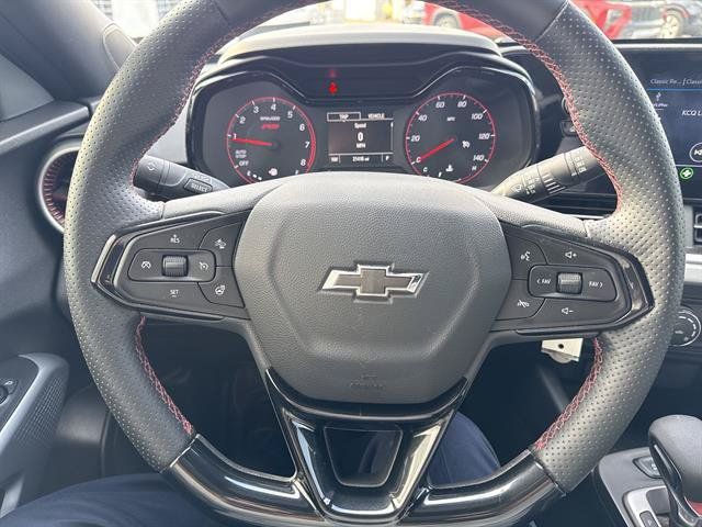 Used 2025 Chevrolet Trax RS w/ Driver Confidence Package FWD image 15