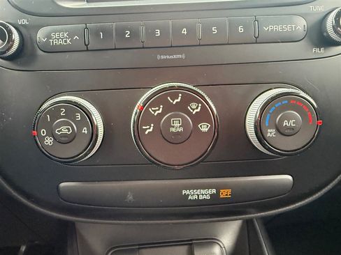 Used 2018 Kia Soul image 16