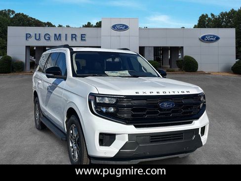 New 2025 Ford Expedition Active image 1