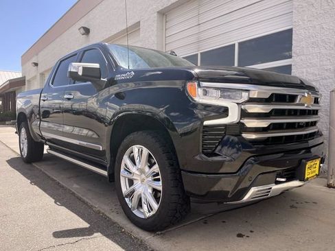 Used 2022 Chevrolet Silverado 1500 High Country w/ High Country Premium Package AWD/4WD image 10