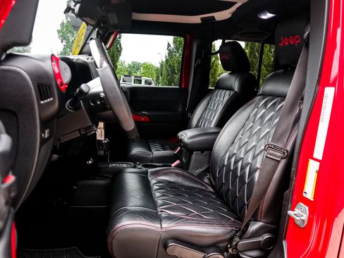 Used 2012 Jeep Wrangler Unlimited Sport AWD/4WD image 17