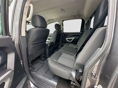 Used 2017 Nissan Titan SV image 24