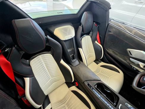 Used 2023 Chevrolet Corvette Stingray Premium Conv w/ Z51 Performance Package RWD image 21