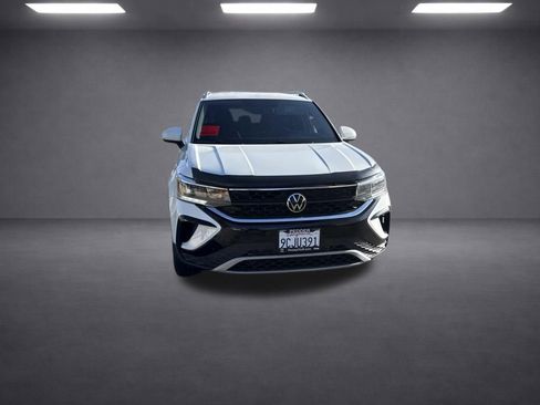 Used 2022 Volkswagen Taos SE FWD image 9