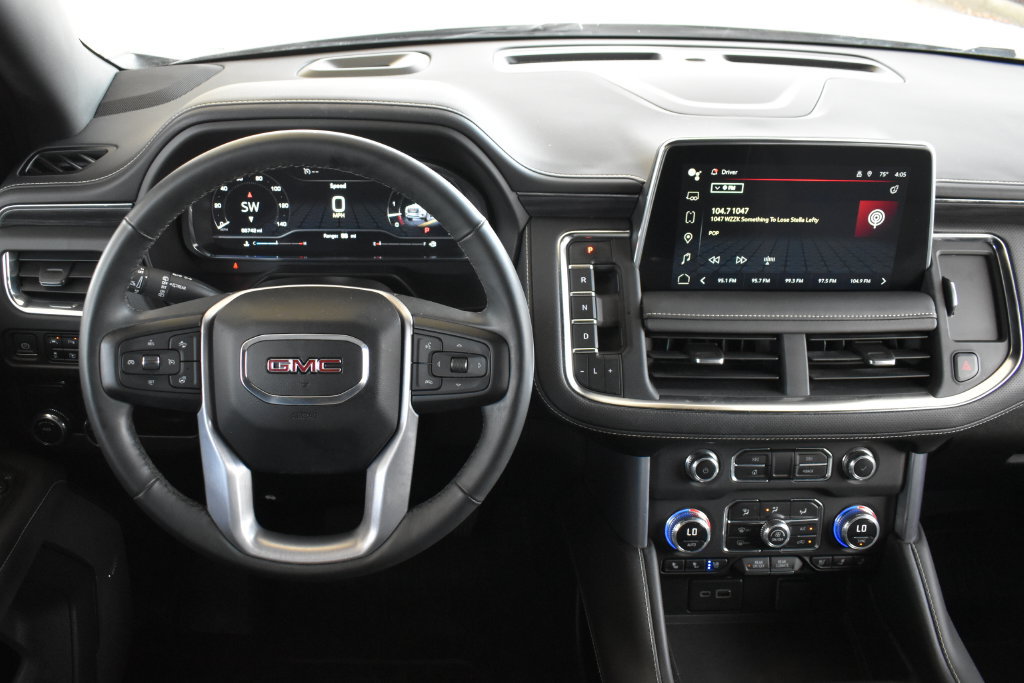 Used 2023 GMC Yukon XL SLT w/ SLT Premium Package RWD image 3