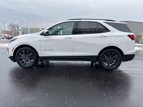 Used 2024 Chevrolet Equinox RS w/ LPO, Floor Liner Package image 4