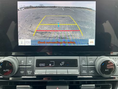 Used 2024 Toyota Grand Highlander XLE image 18