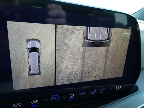 New 2026 Chevrolet Suburban High Country AWD/4WD image 31