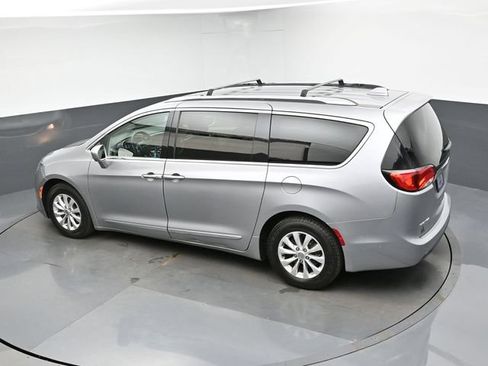 Used 2018 Chrysler Pacifica Touring-L w/ Advanced Safetytec Group FWD image 20