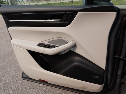 New 2025 Porsche Macan 4 Electric image 36