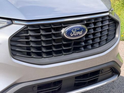 Certified 2023 Ford Escape Active AWD/4WD image 28