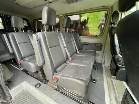 Used 2016 Mercedes-Benz Sprinter 2500 image 13