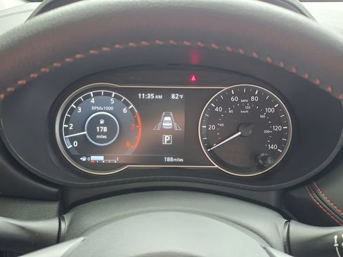 New 2025 Nissan Versa SR w/ Trunk Package FWD image 19