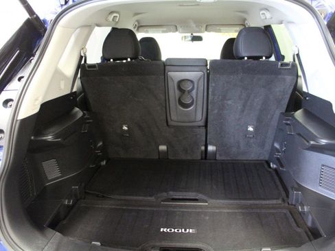 Used 2018 Nissan Rogue SV AWD/4WD image 27