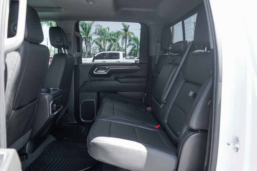 Used 2025 Chevrolet Silverado 2500 LTZ w/ LTZ Premium Package AWD/4WD image 37
