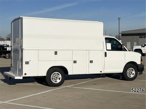 Used 2020 GMC Savana 3500 w/ Power Convenience Package image 2