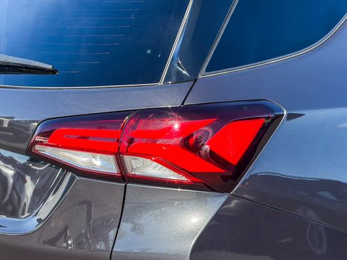 Used 2022 Chevrolet Equinox RS w/ Infotainment Package image 8