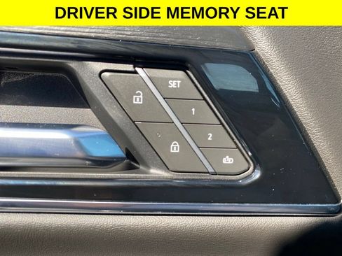 Used 2025 GMC Yukon Denali AWD/4WD image 16