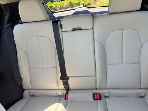 Certified 2026 Volvo XC40 B5 Plus AWD/4WD image 28
