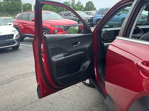 Used 2024 Hyundai Kona Limited AWD/4WD image 11