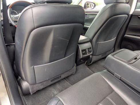 Used 2016 Lexus ES 350 w/ Luxury Package w/Wood Trim FWD image 16