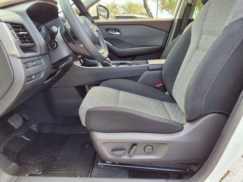 Used 2023 Nissan Rogue SV FWD image 22