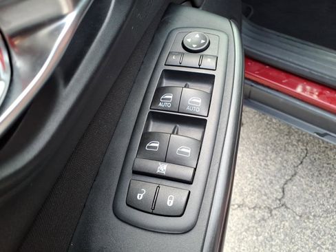 Used 2015 Jeep Cherokee Latitude image 17