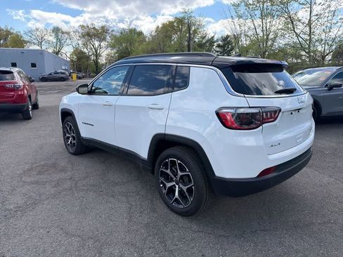 Used 2025 Jeep Compass Limited AWD/4WD image 11