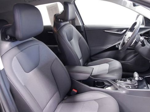Used 2023 Kia Niro EX FWD image 12