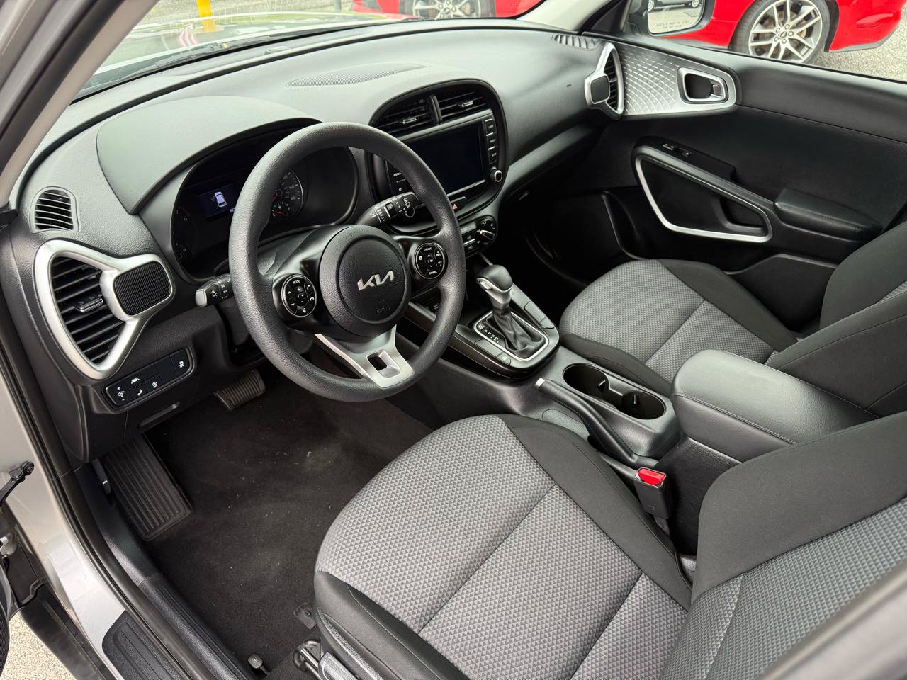 Used 2022 Kia Soul LX w/ Technology Package FWD image 10