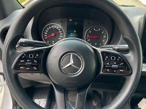 Used 2023 Mercedes-Benz Sprinter 2500 image 14