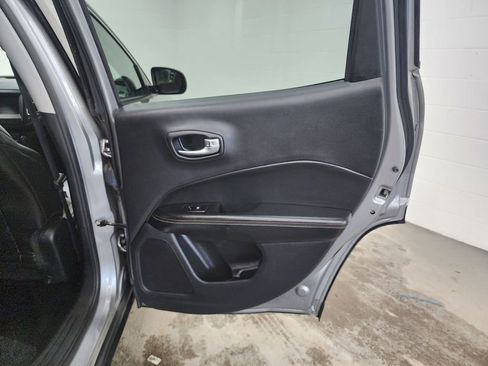 Used 2020 Jeep Compass Latitude w/ Cold Weather Group image 29