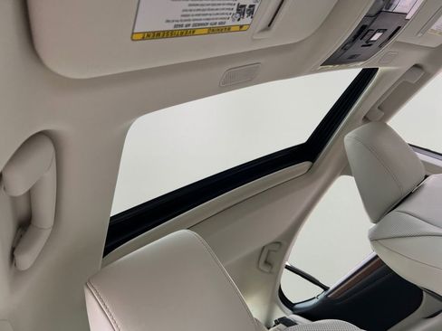 New 2025 Lexus ES 350 w/ Premium Package image 4