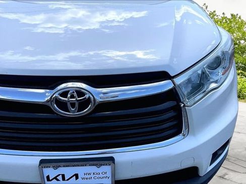 Used 2015 Toyota Highlander LE AWD/4WD image 27